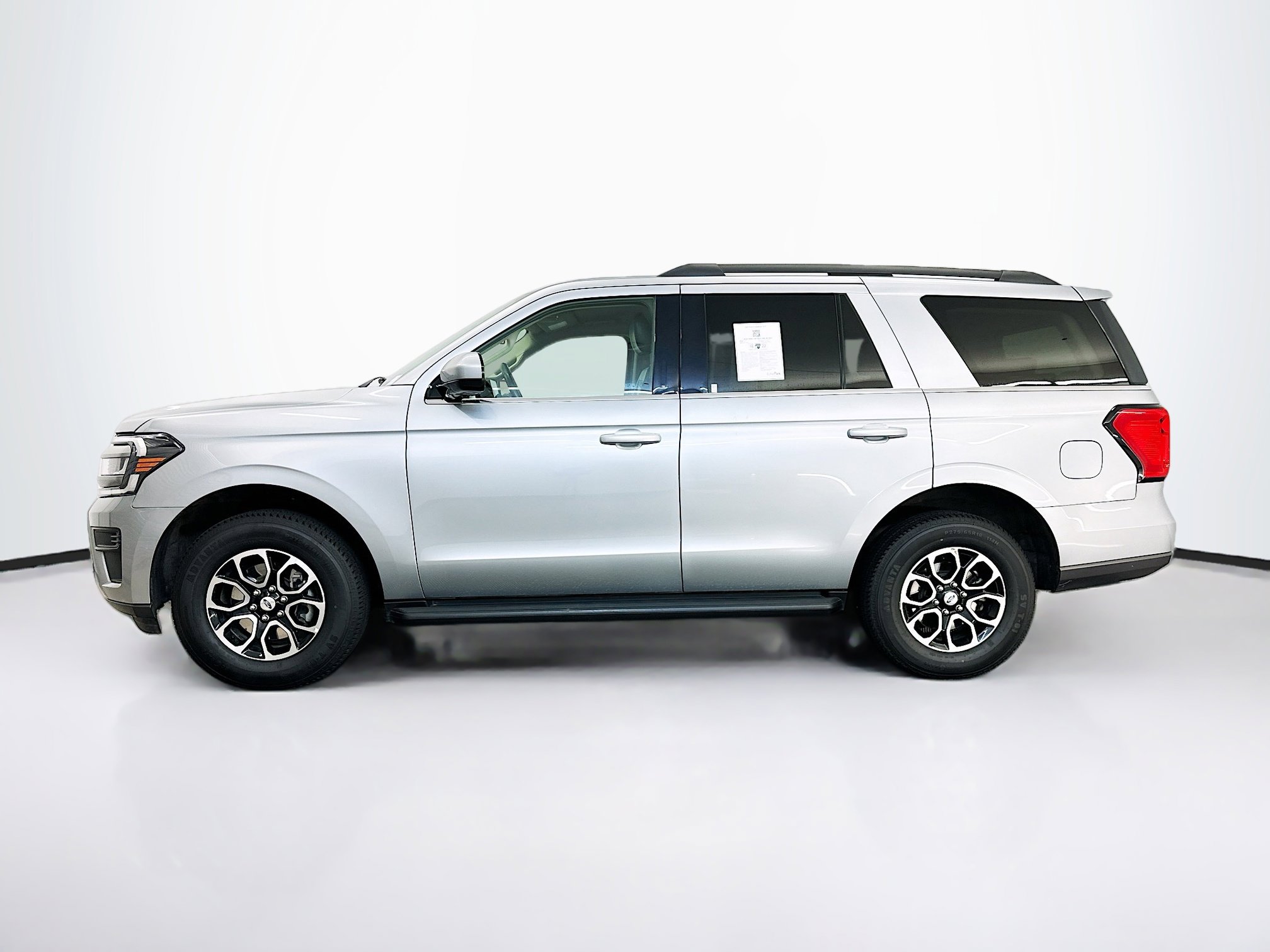 Used 2024 Ford Expedition XLT image 4