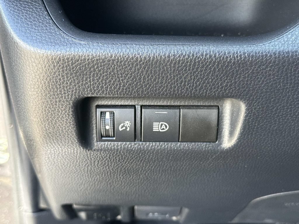 Used 2024 Toyota RAV4 LE FWD image 39
