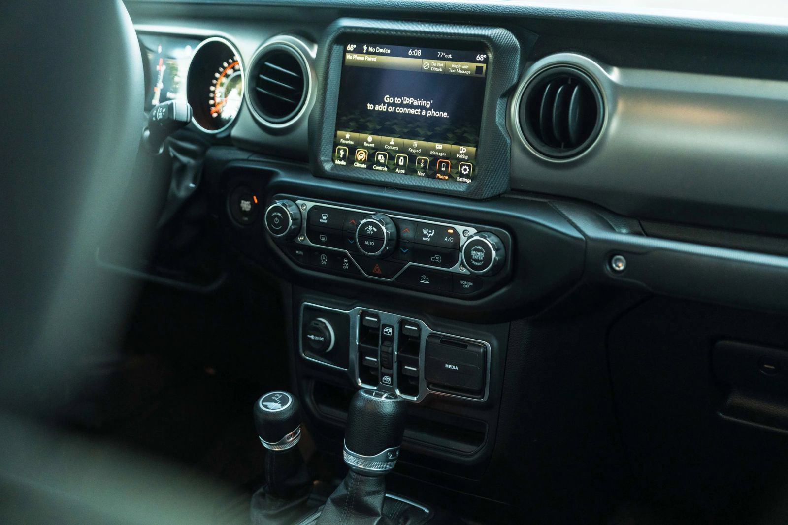 Used 2023 Jeep Gladiator Sport AWD/4WD image 22