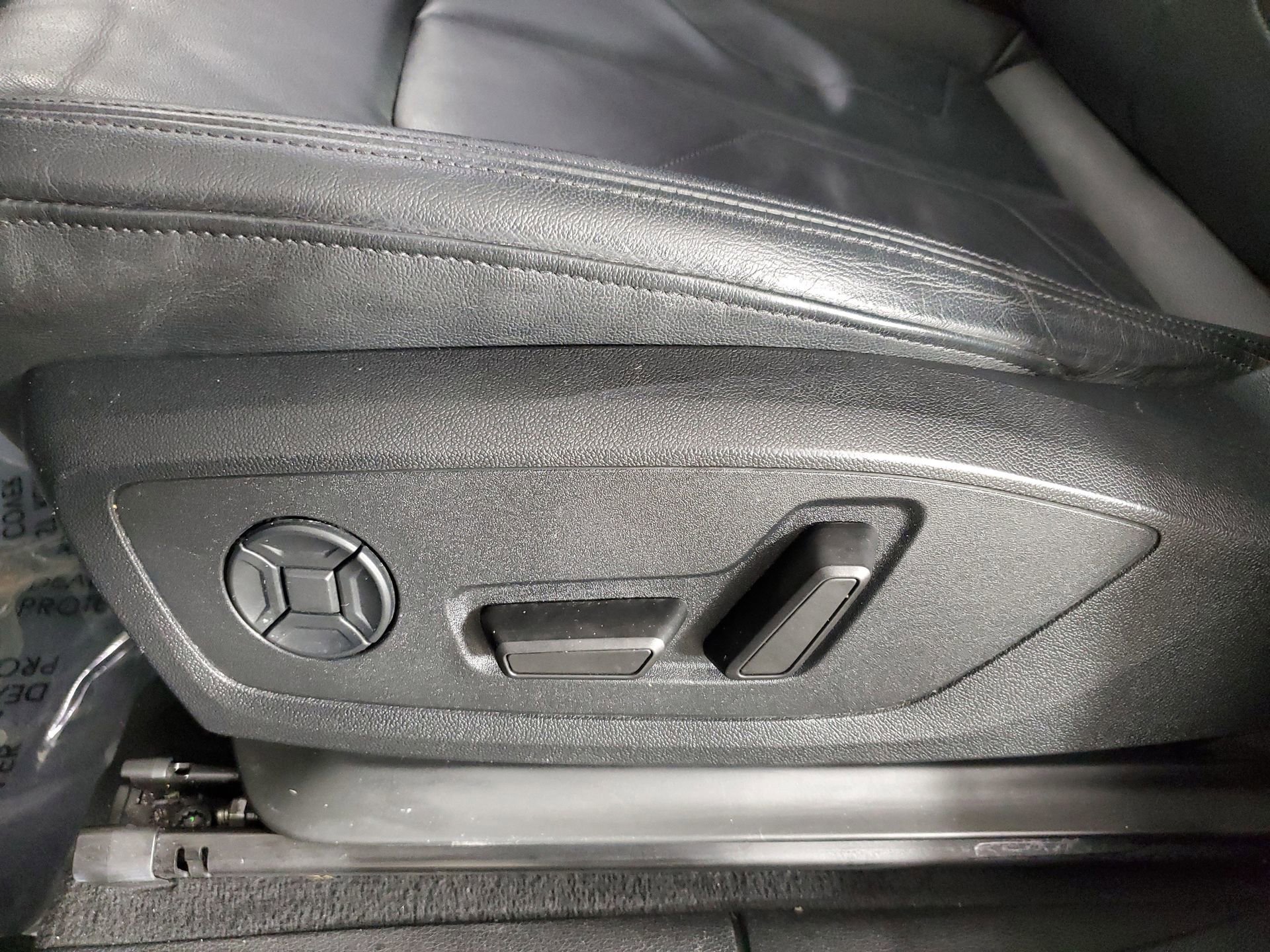 Used 2020 Audi Q3 2.0T Premium w/ Convenience Package image 29