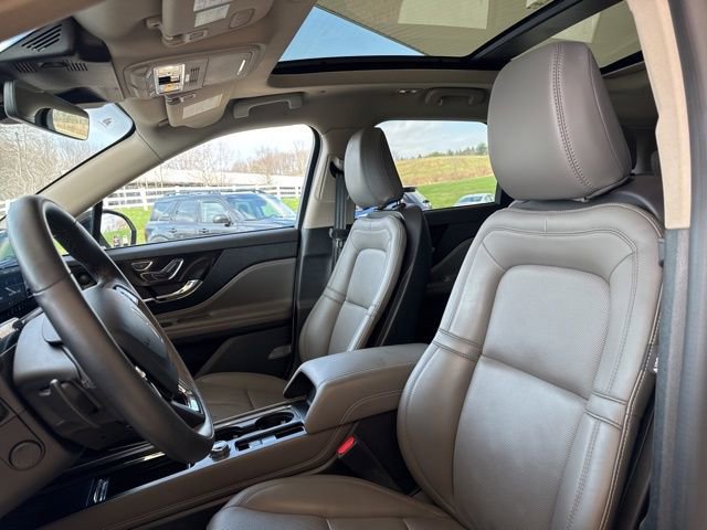 Used 2025 Lincoln Corsair Reserve w/ Equipment Group 202A image 4