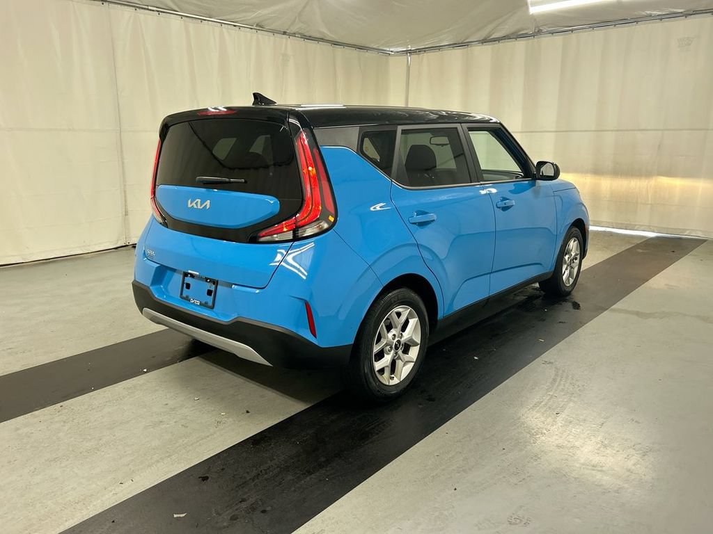 Certified 2023 Kia Soul S FWD image 2
