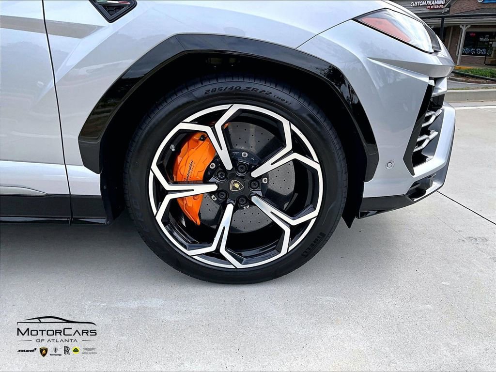 Used 2020 Lamborghini Urus AWD/4WD image 33