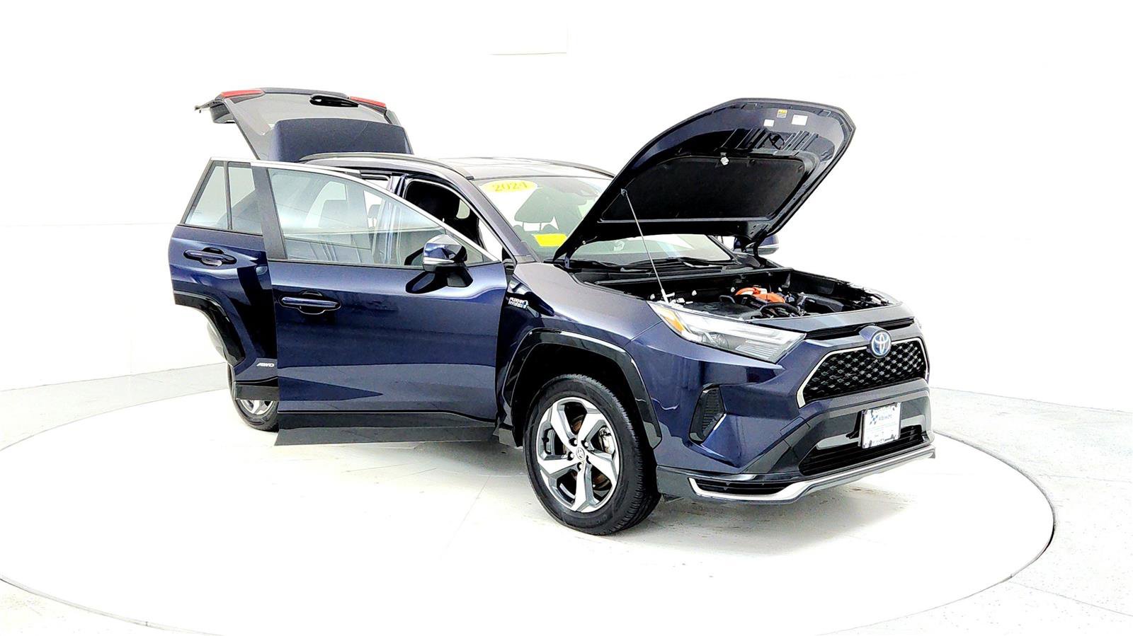 Certified 2024 Toyota RAV4 SE image 9