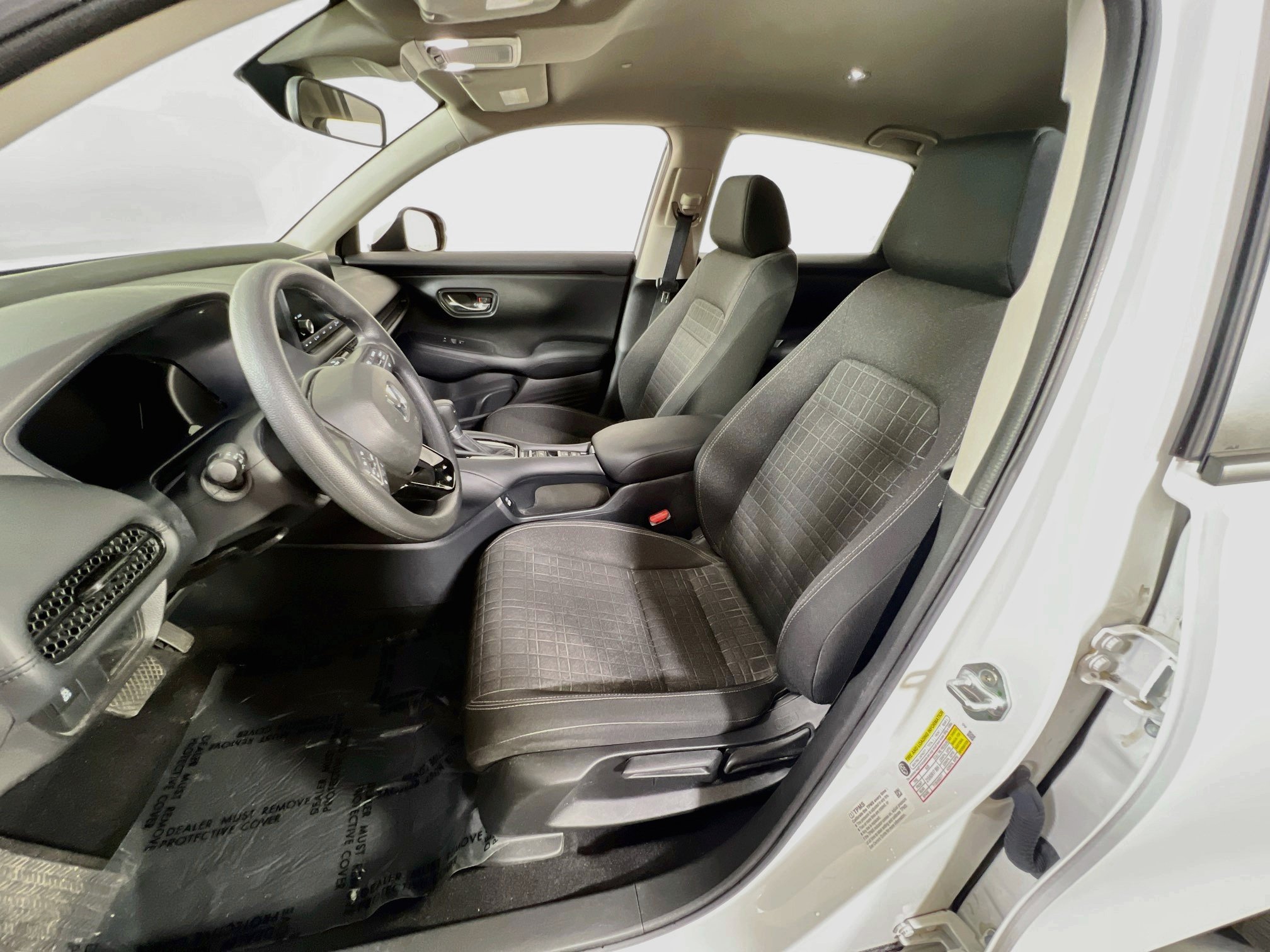 Used 2023 Honda HR-V LX image 19