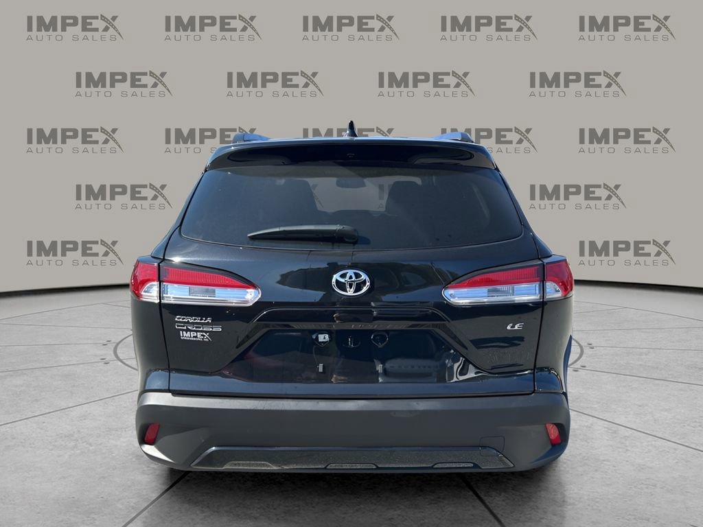 Used 2024 Toyota Corolla Cross LE image 4