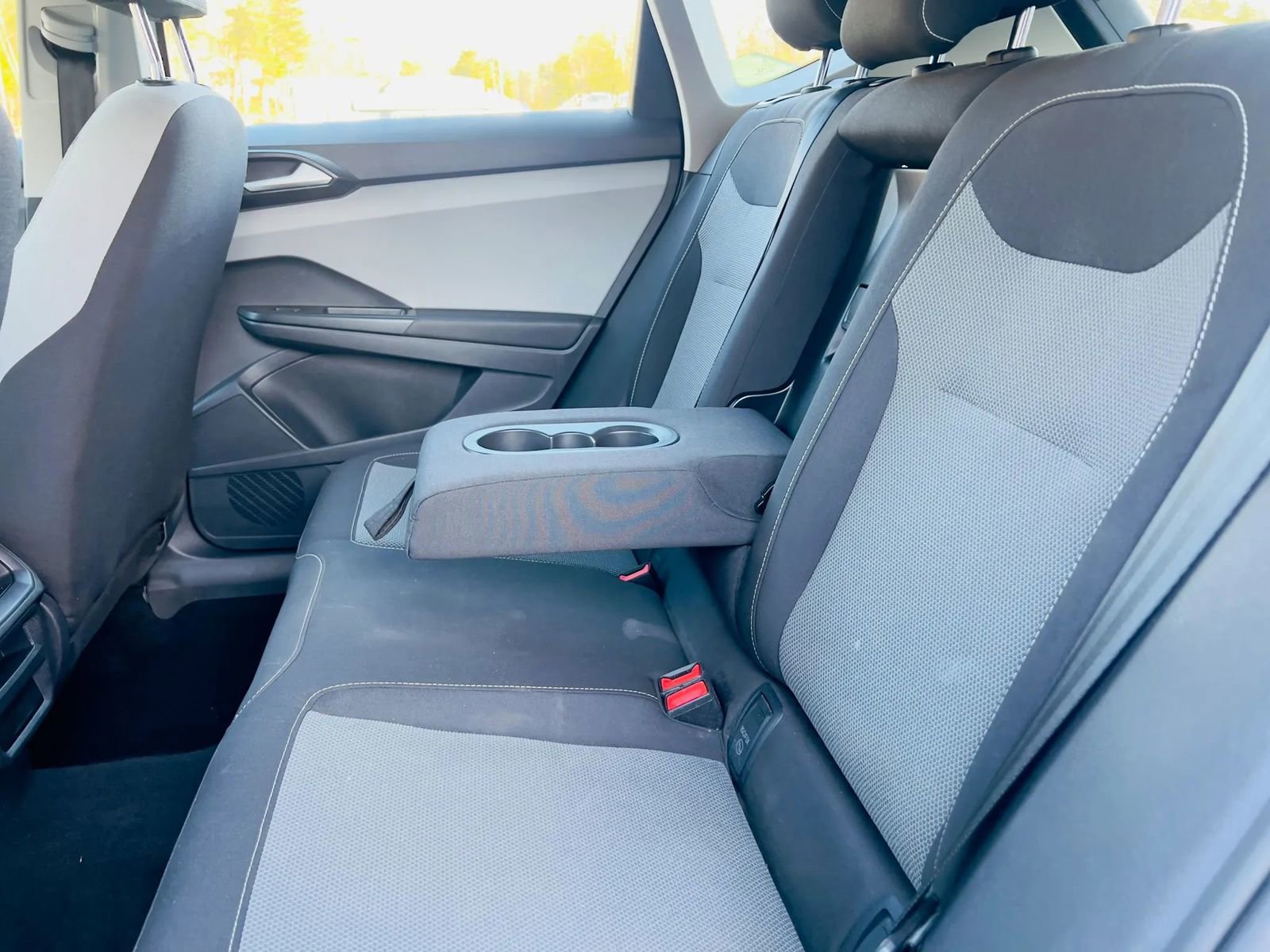 Used 2022 Volkswagen Taos S image 16