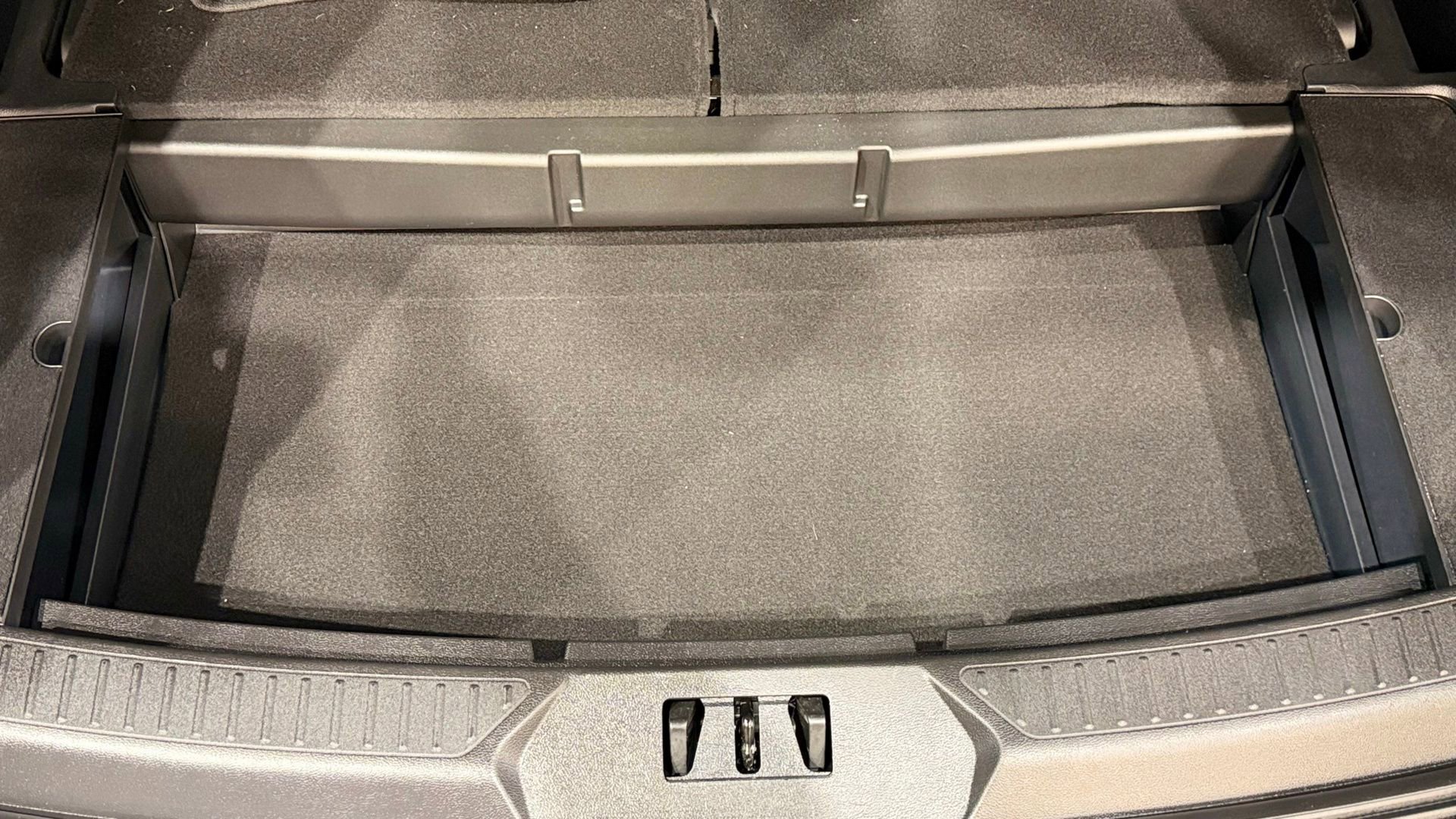 Used 2025 Ford Explorer Active w/ Active Comfort Package image 37