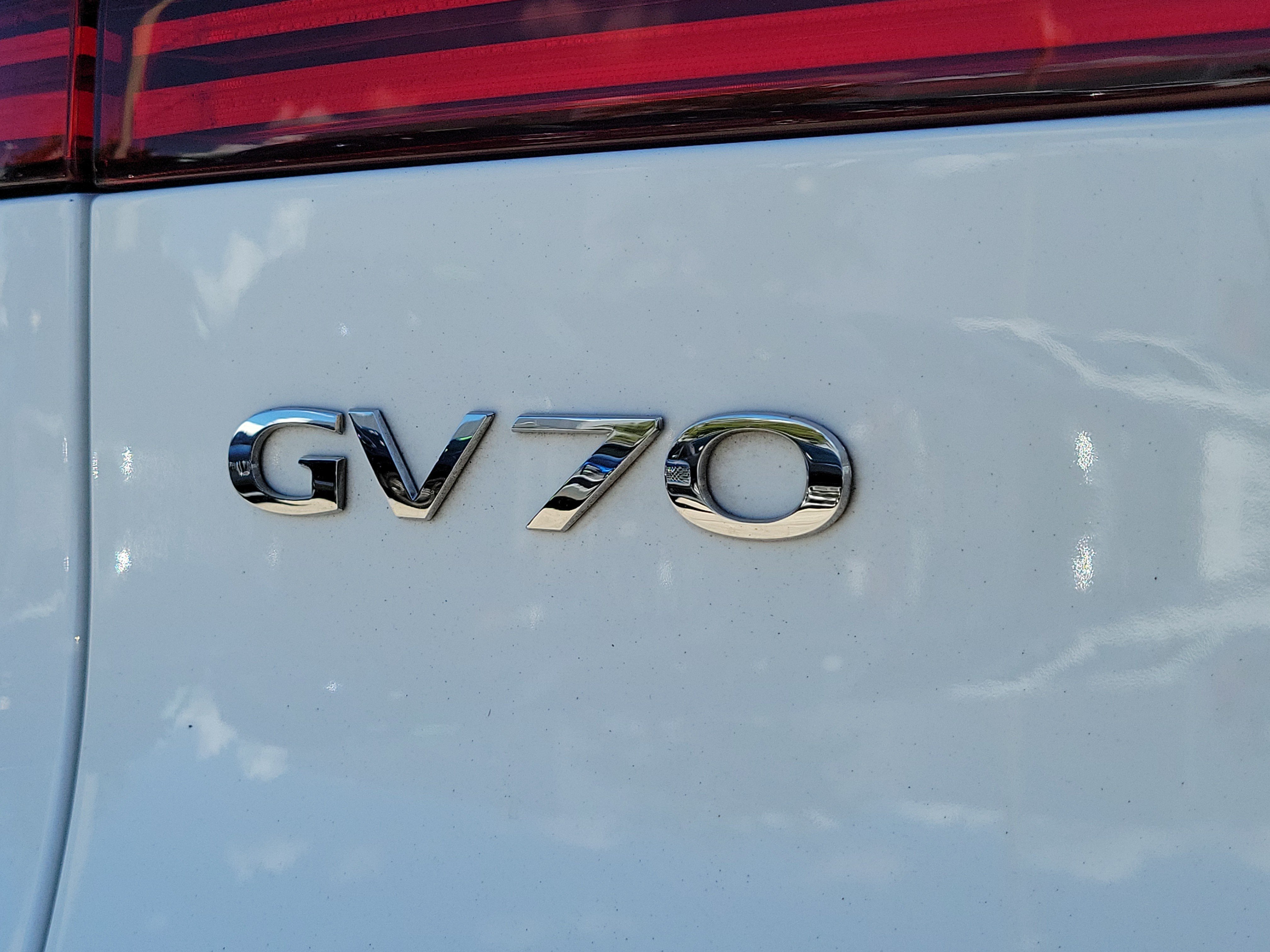 Used 2025 Genesis GV70 2.5T w/ Select Package AWD/4WD image 12