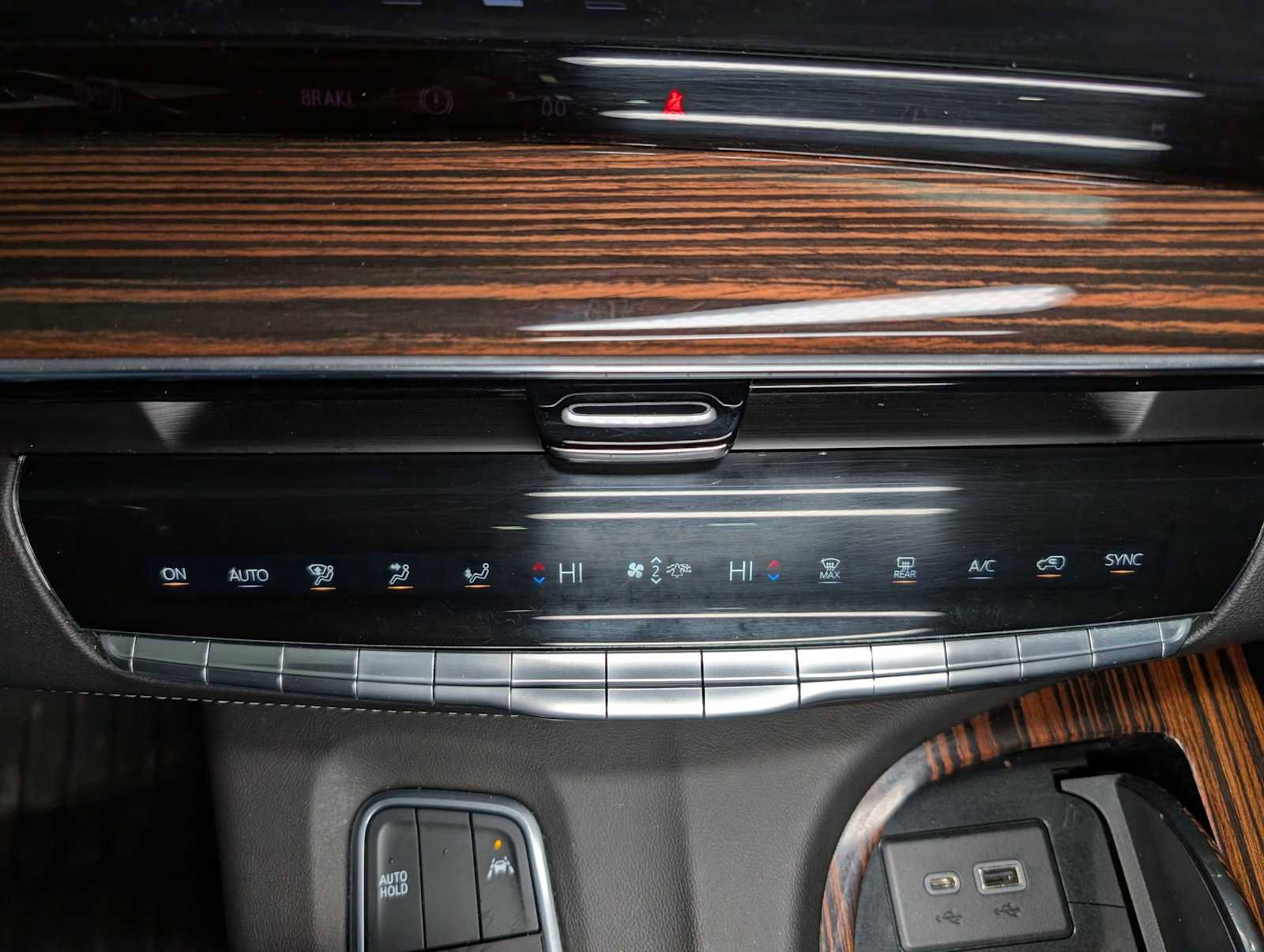 Used 2021 Cadillac Escalade Premium Luxury image 37