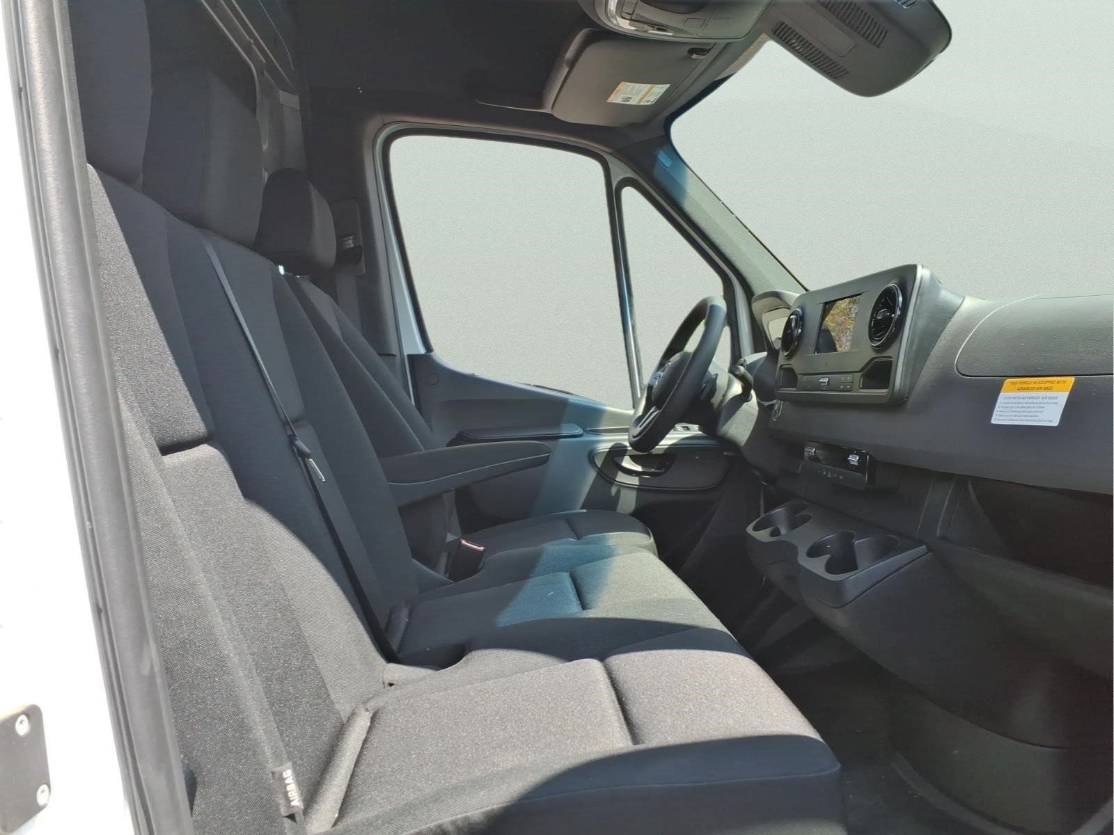 Used 2024 Mercedes-Benz Sprinter 2500 image 13