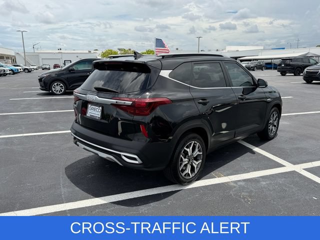 Used 2023 Kia Seltos EX AWD/4WD image 7