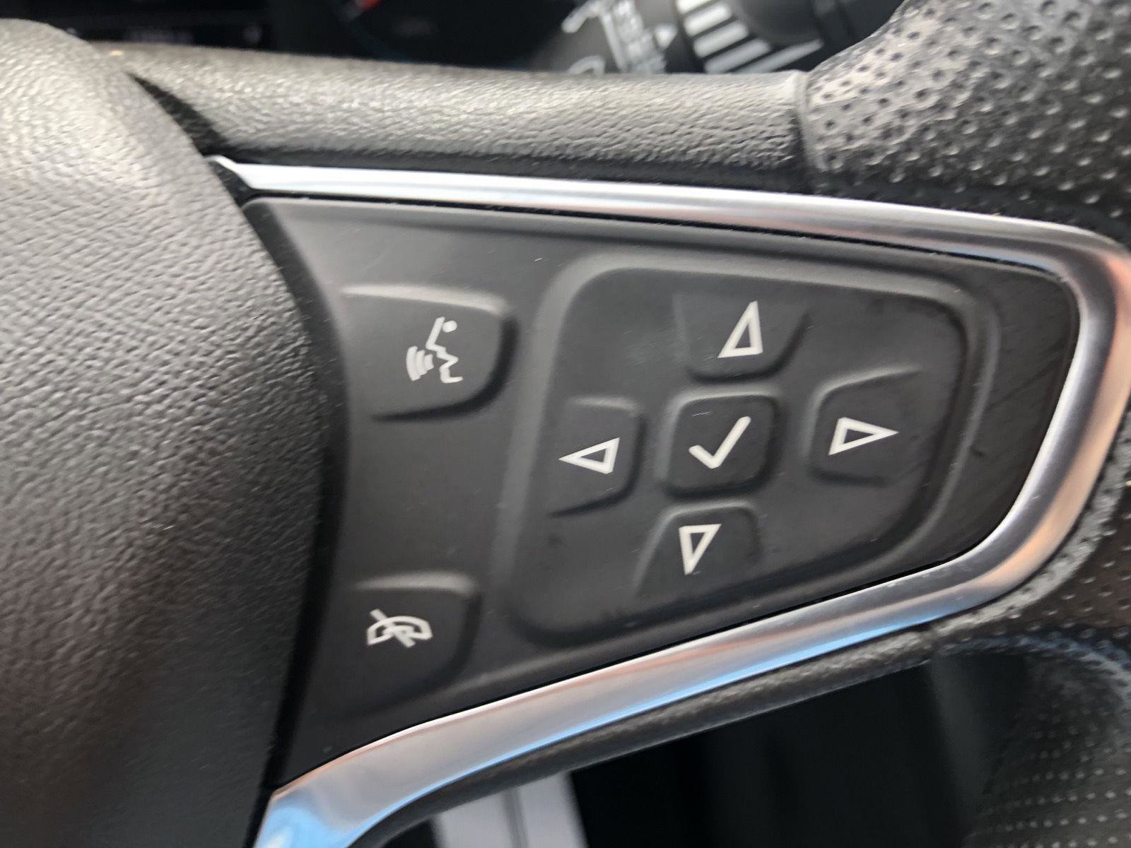 Used 2019 Chevrolet Equinox LS w/ LS Convenience Package FWD image 19