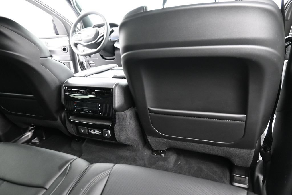 Used 2026 Jeep Grand Wagoneer Limited AWD/4WD image 24