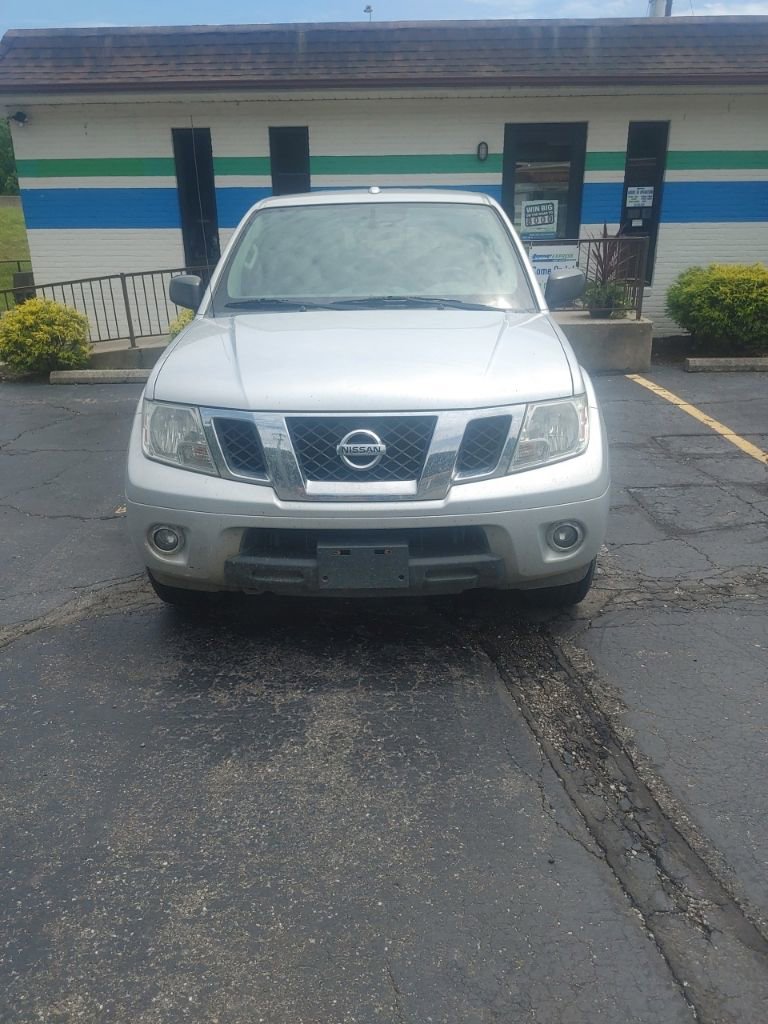 Used 2015 Nissan Frontier SV w/ SV Value Truck Package AWD/4WD image 10