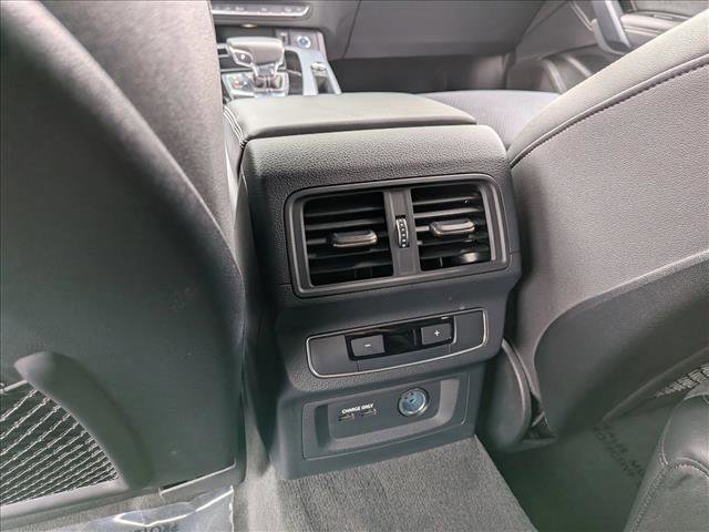 Used 2024 Audi Q5 e Premium Plus AWD/4WD image 24