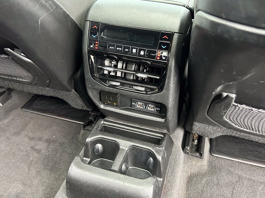 Used 2021 Jeep Grand Cherokee L Overland w/ Luxury Tech Group IV RWD image 45