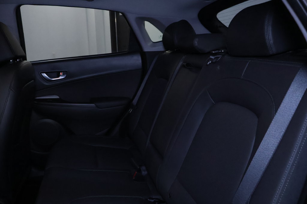 Used 2023 Hyundai Kona Limited AWD/4WD image 17
