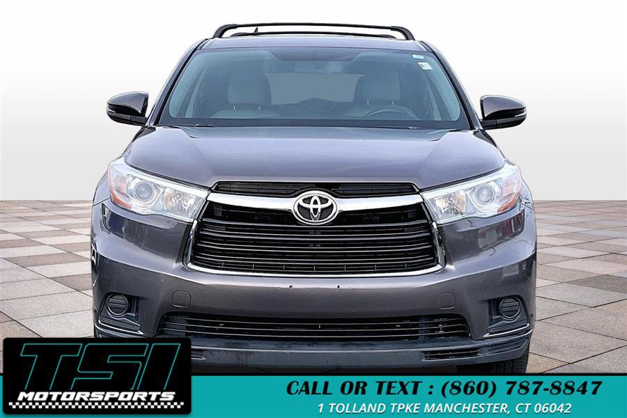 Used 2016 Toyota Highlander LE AWD/4WD image 3