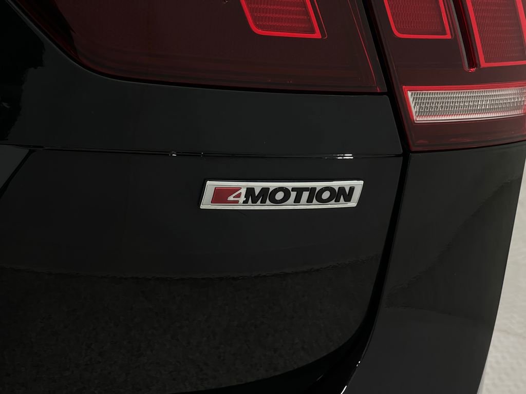 Used 2019 Volkswagen Tiguan SEL image 41