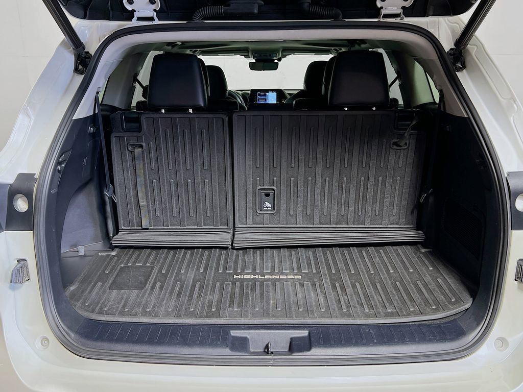 Certified 2020 Toyota Highlander XLE AWD/4WD image 24
