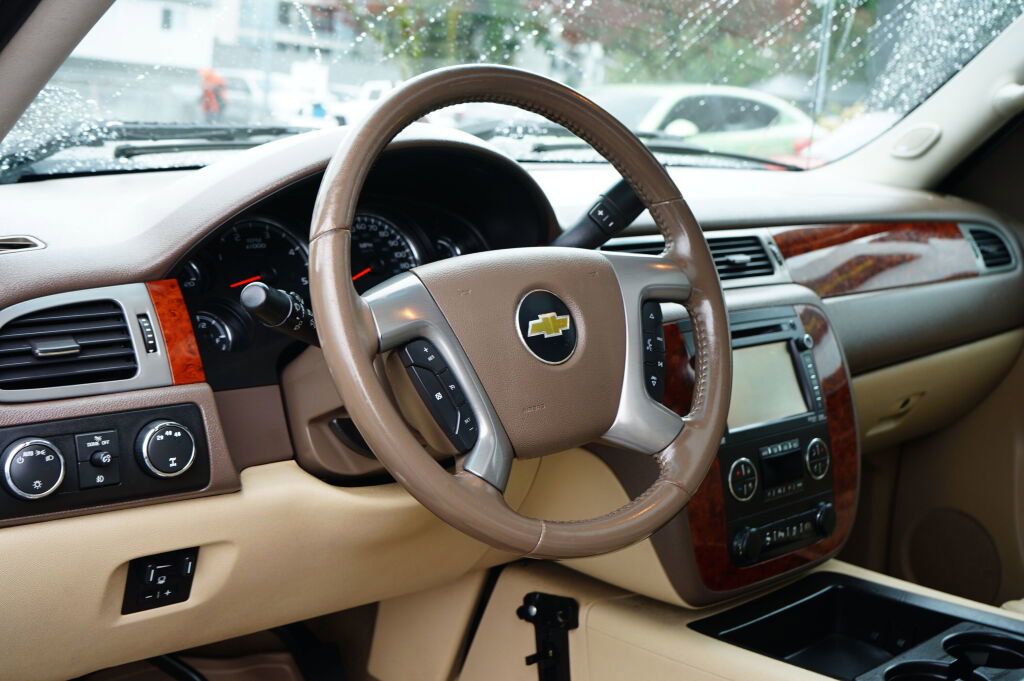 Used 2013 Chevrolet Silverado 3500 LTZ image 12