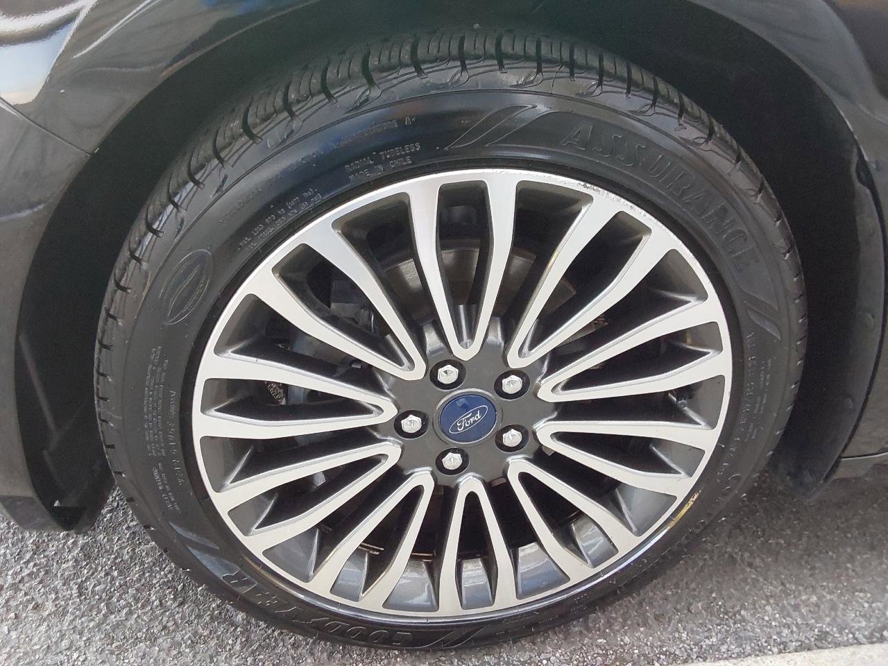 Used 2017 Ford Fusion Titanium AWD/4WD image 12