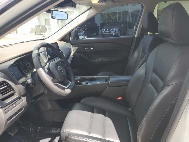 Used 2023 Nissan Rogue SV w/ SV Premium B Package FWD image 14