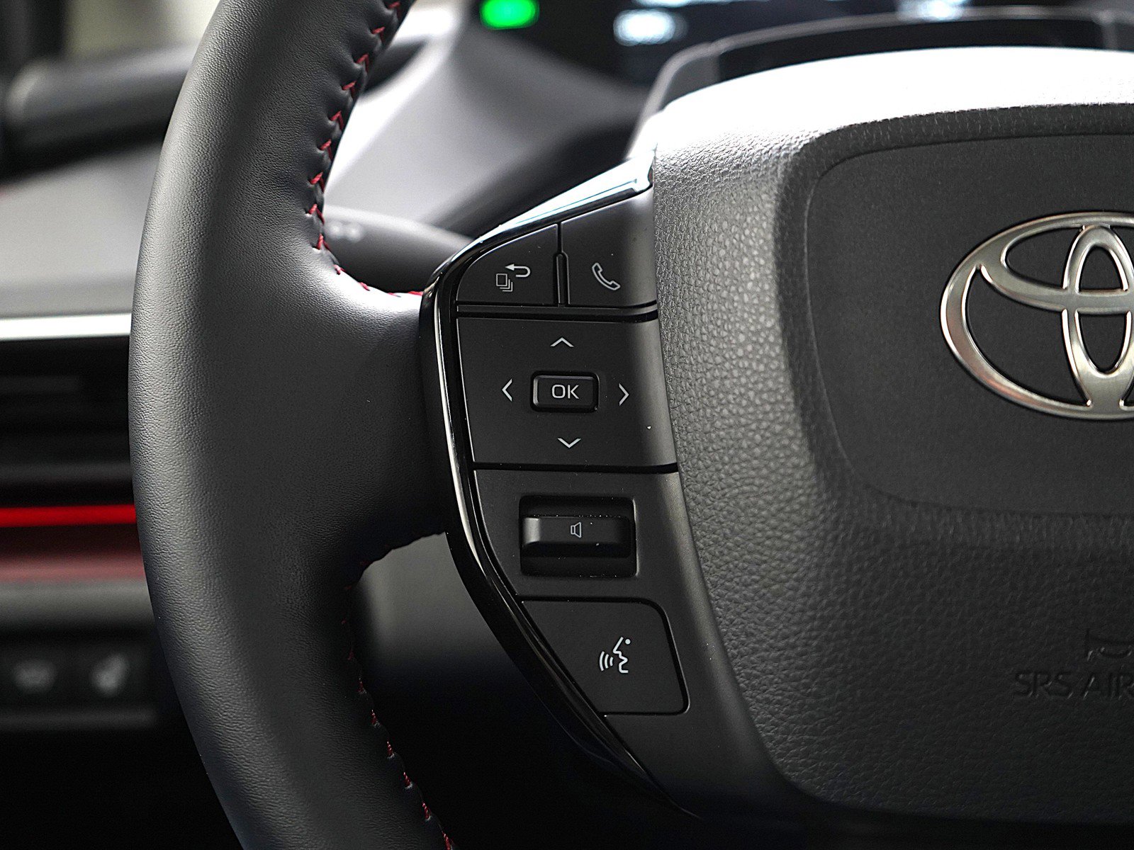 Used 2025 Toyota Prius Plug-In Hybrid image 27