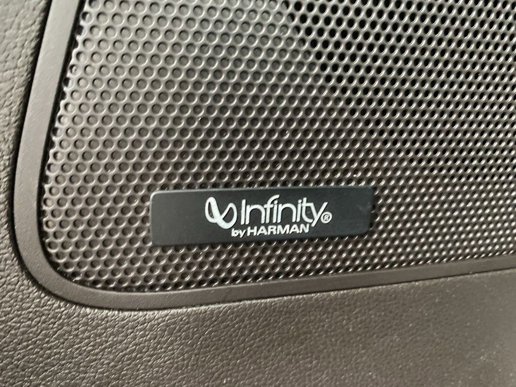 Used 2020 Hyundai Santa Fe SEL w/ Convenience Package image 18