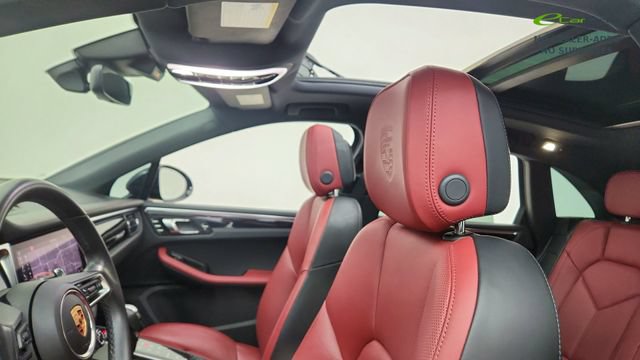 Used 2024 Porsche Macan AWD/4WD image 32