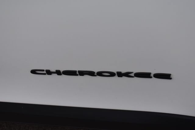 Used 2018 Jeep Cherokee Limited w/ High Altitude Package FWD image 12