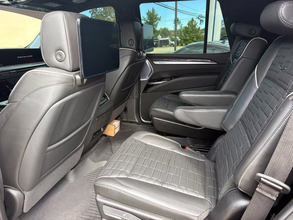Used 2026 Cadillac Escalade V w/ LPO, ONYX Package AWD/4WD image 15