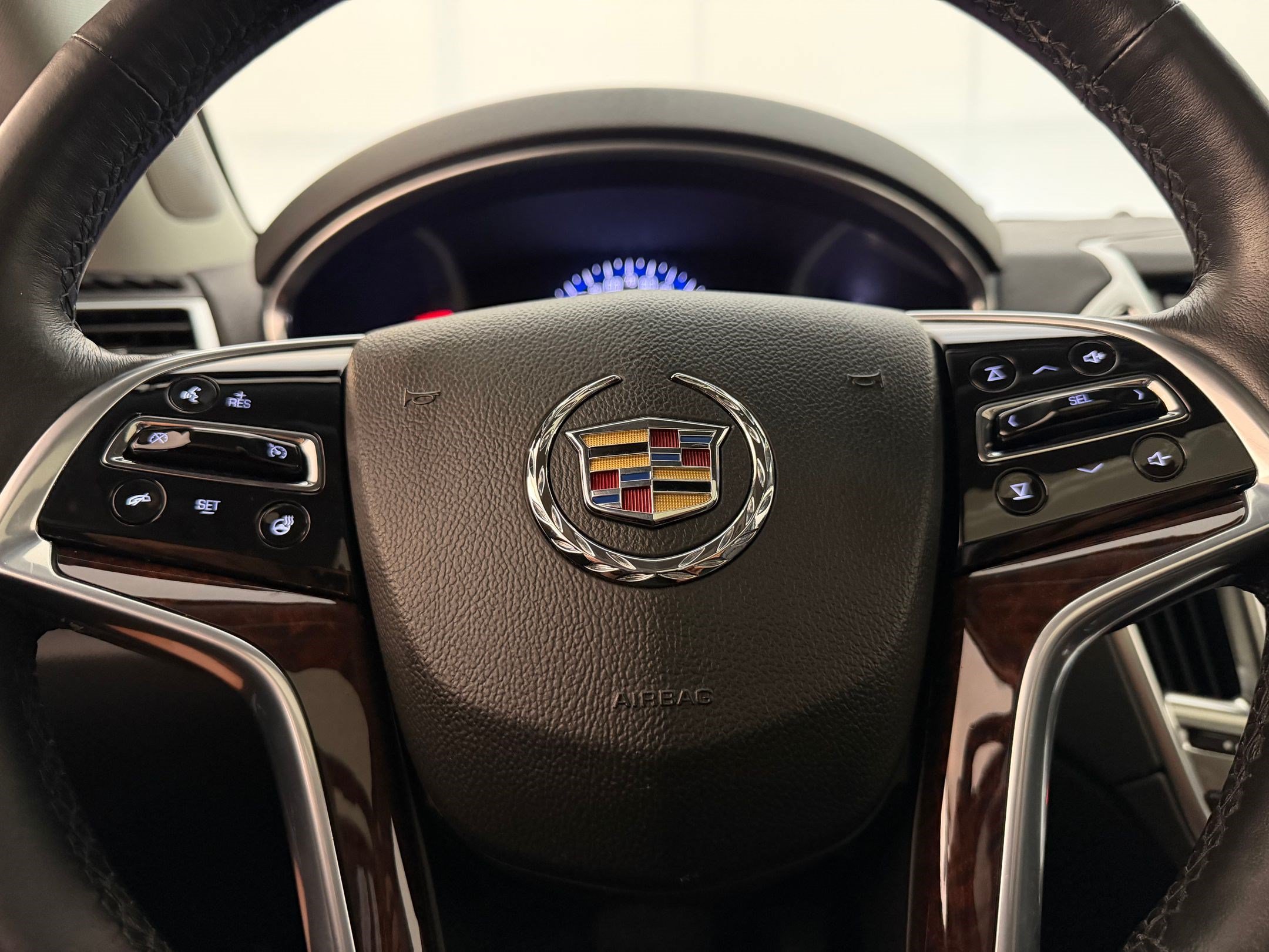 Used 2016 Cadillac SRX Luxury FWD image 16