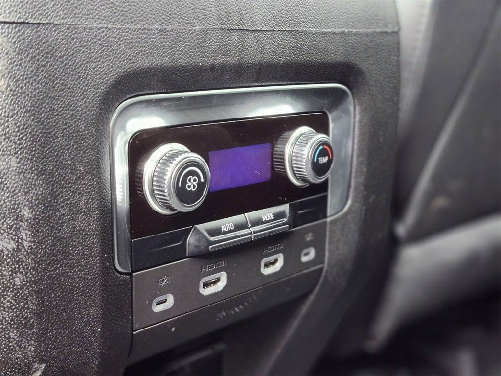 Used 2023 GMC Yukon SLT image 16