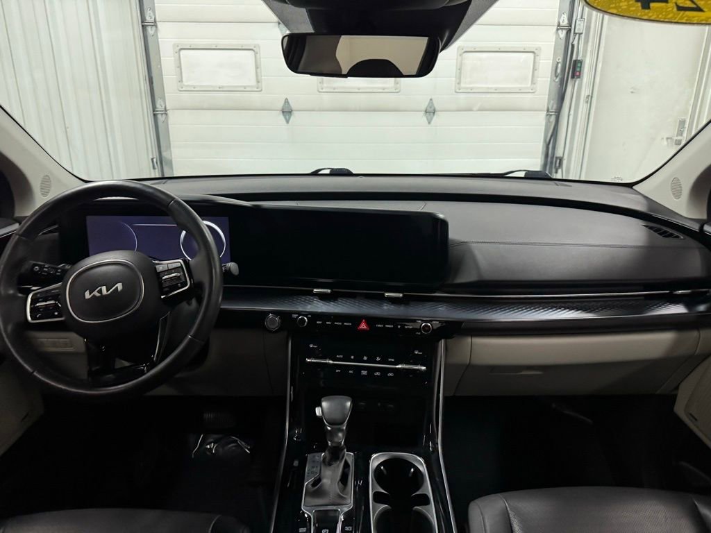 Used 2024 Kia Carnival SX Prestige image 11