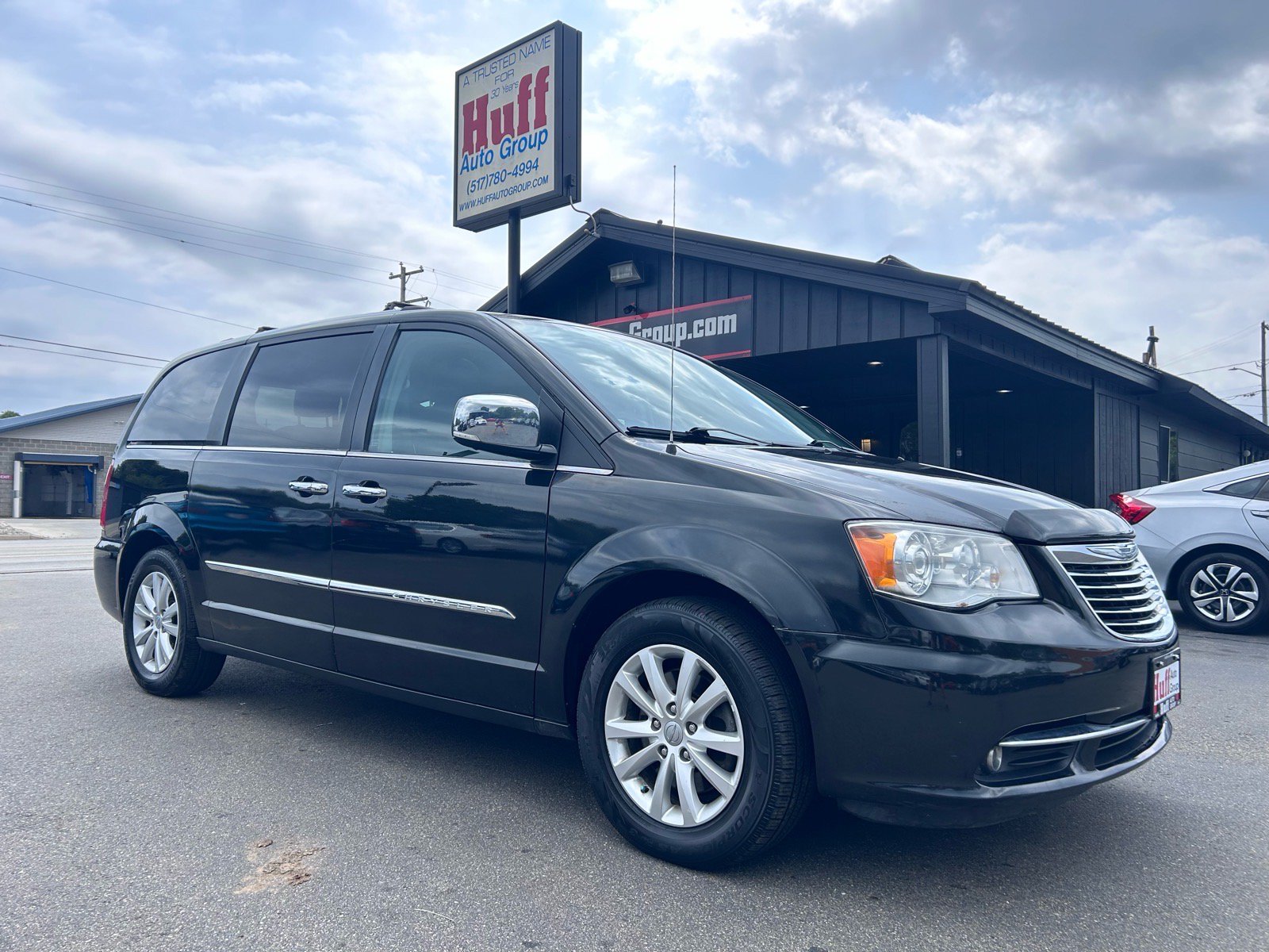Used 2016 Chrysler Town & Country Limited Platinum