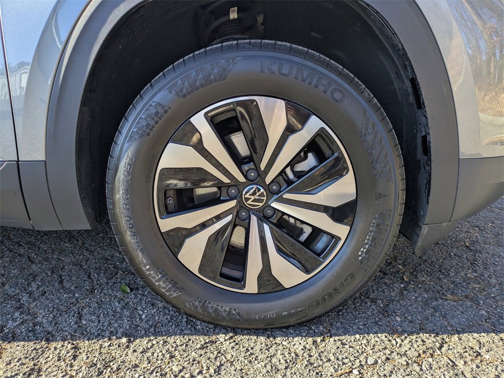 Used 2024 Volkswagen Atlas Cross Sport SE image 11