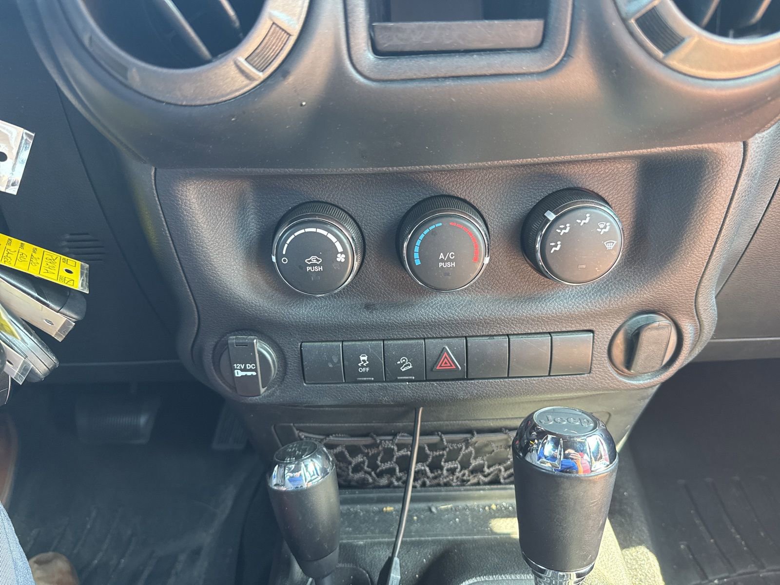 Used 2016 Jeep Wrangler Unlimited Sport w/ Connectivity Group image 11