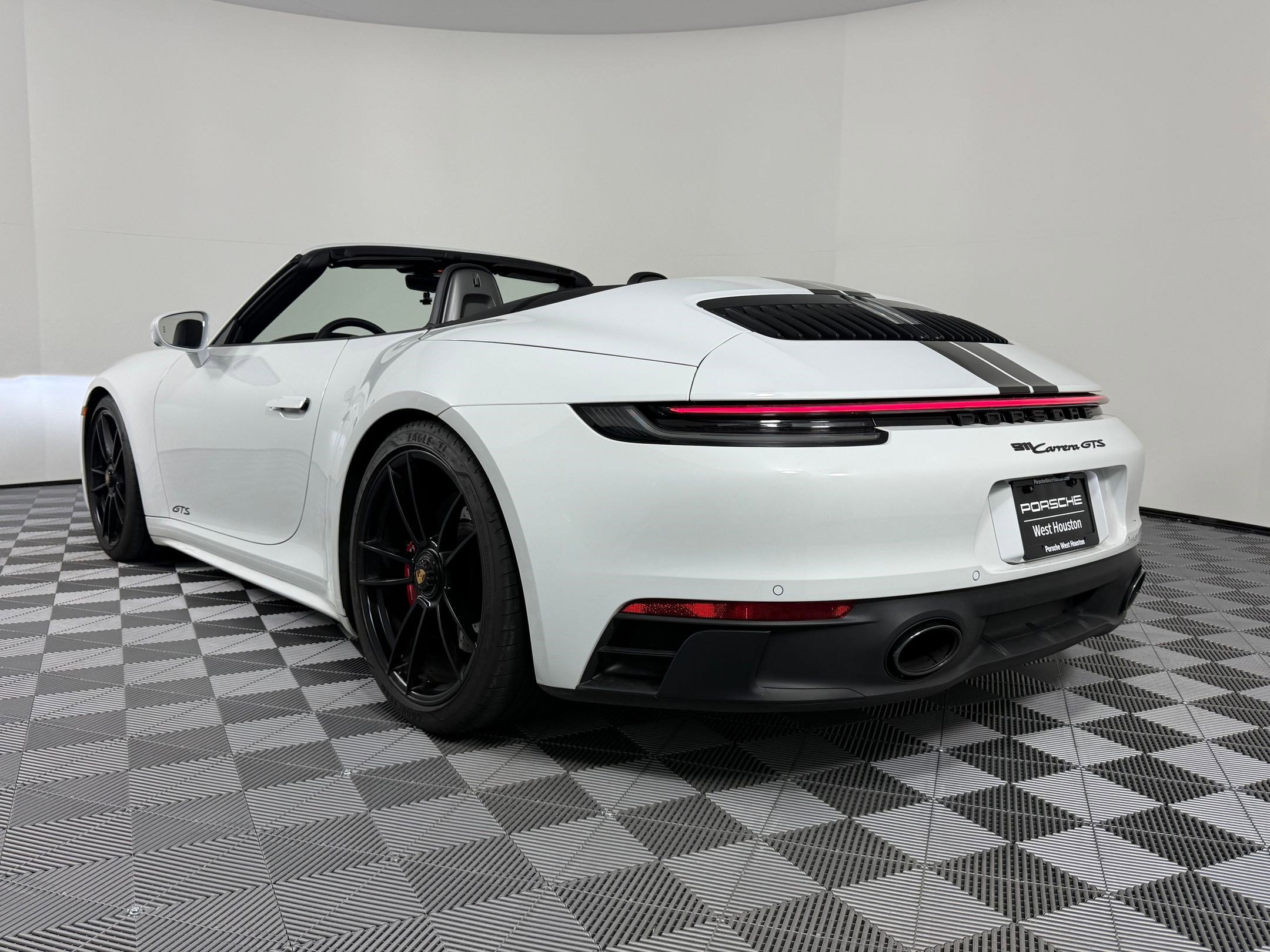 Certified 2022 Porsche 911 Carrera GTS image 3