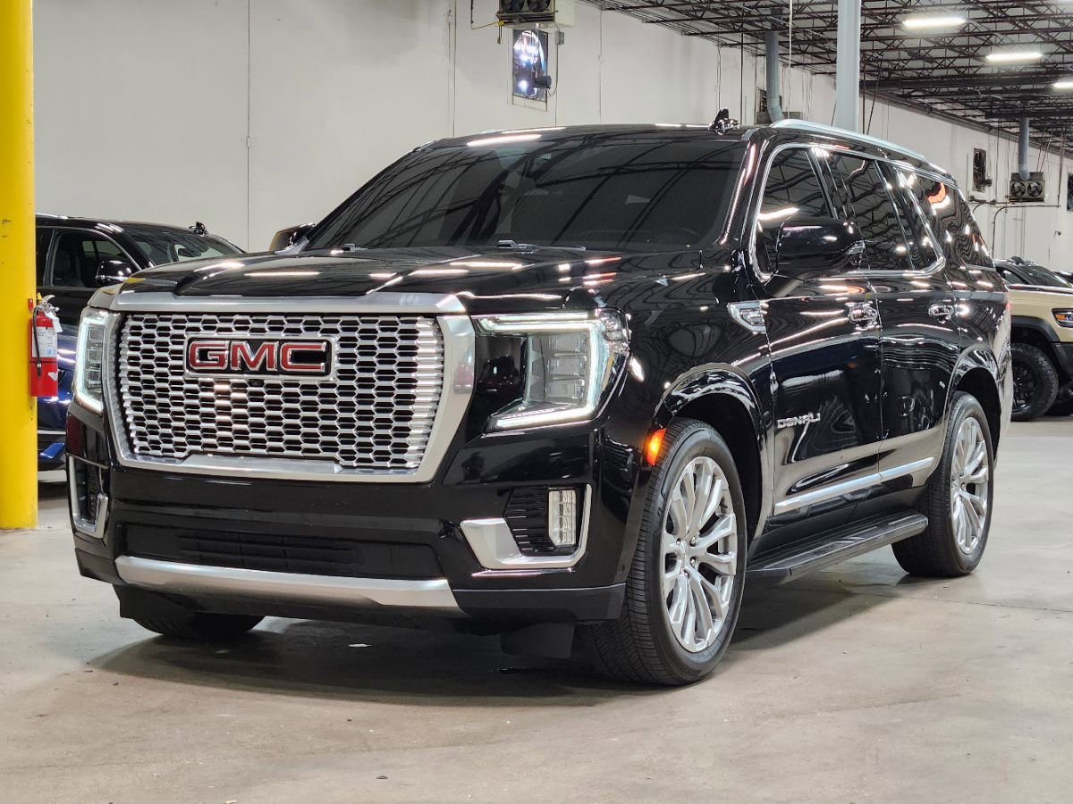 Used 2024 GMC Yukon Denali w/ Advanced Technology Package image 4