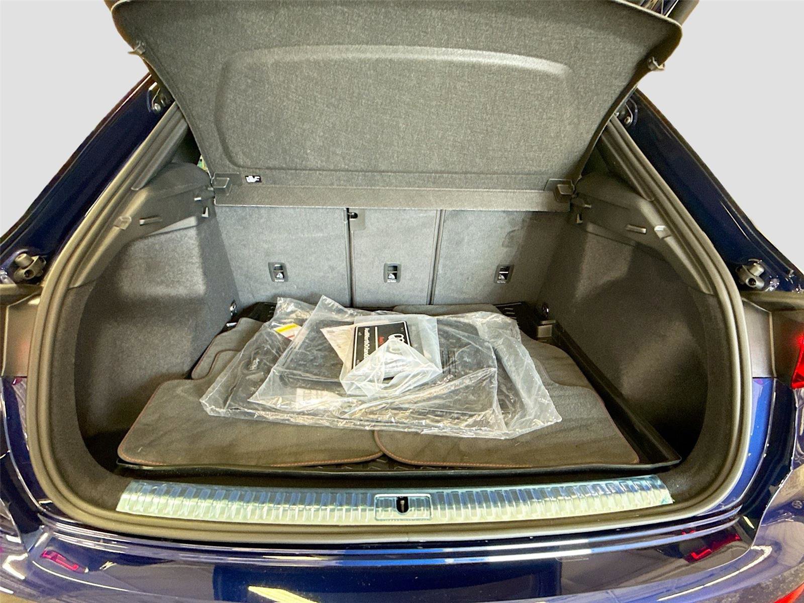 Certified 2025 Audi Q3 2.0T Premium Plus w/ Premium Plus Package image 27