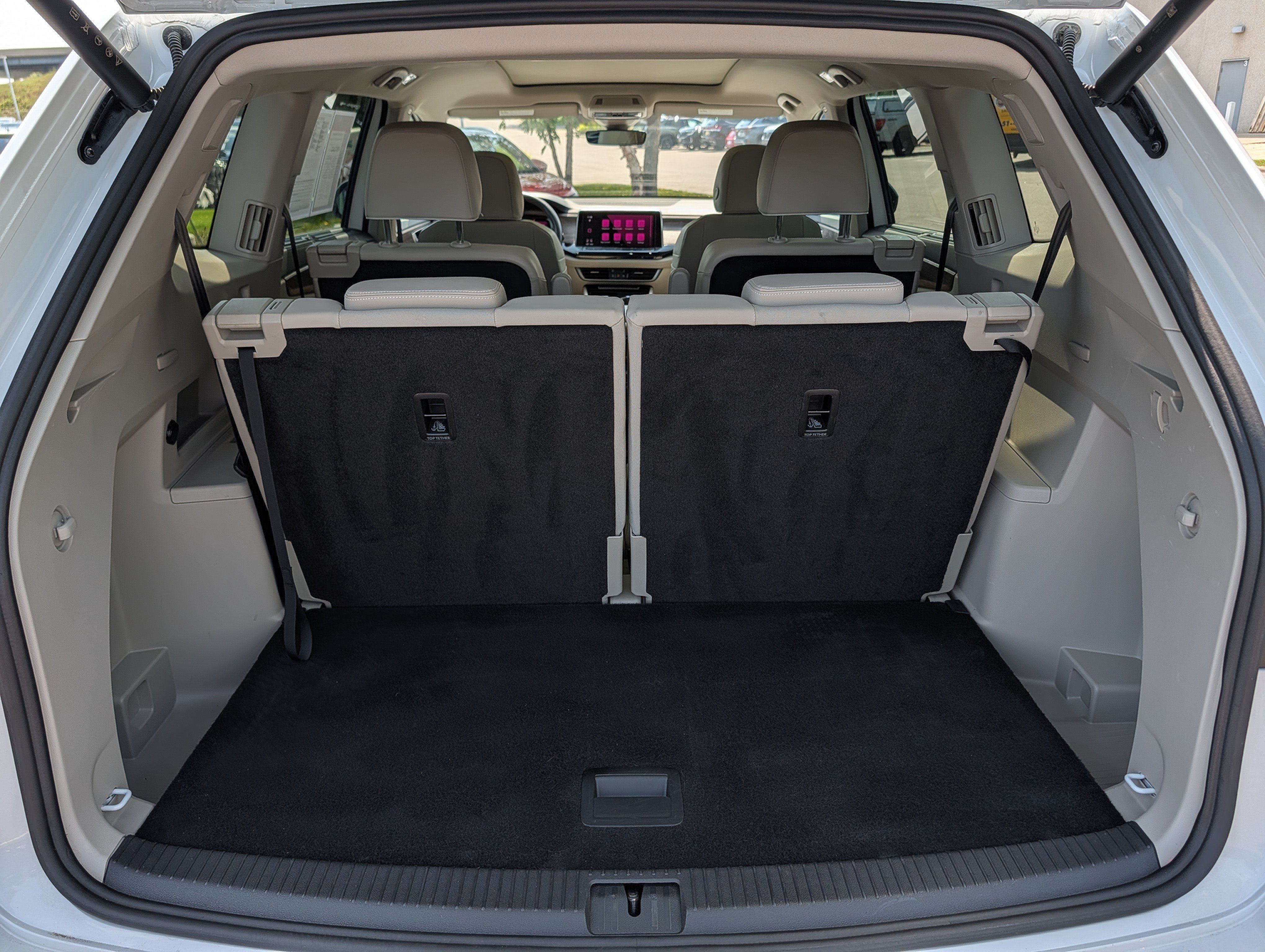 Certified 2025 Volkswagen Atlas SEL Premium R-Line AWD/4WD image 18