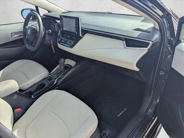 Used 2020 Toyota Corolla LE image 19