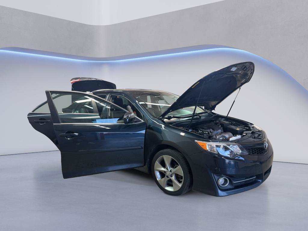 Used 2014 Toyota Camry SE FWD image 9