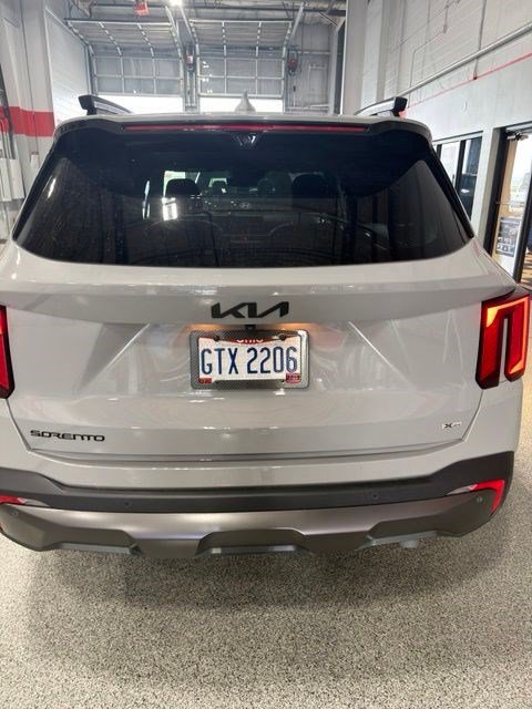 Used 2025 Kia Sorento SX Prestige AWD/4WD image 9