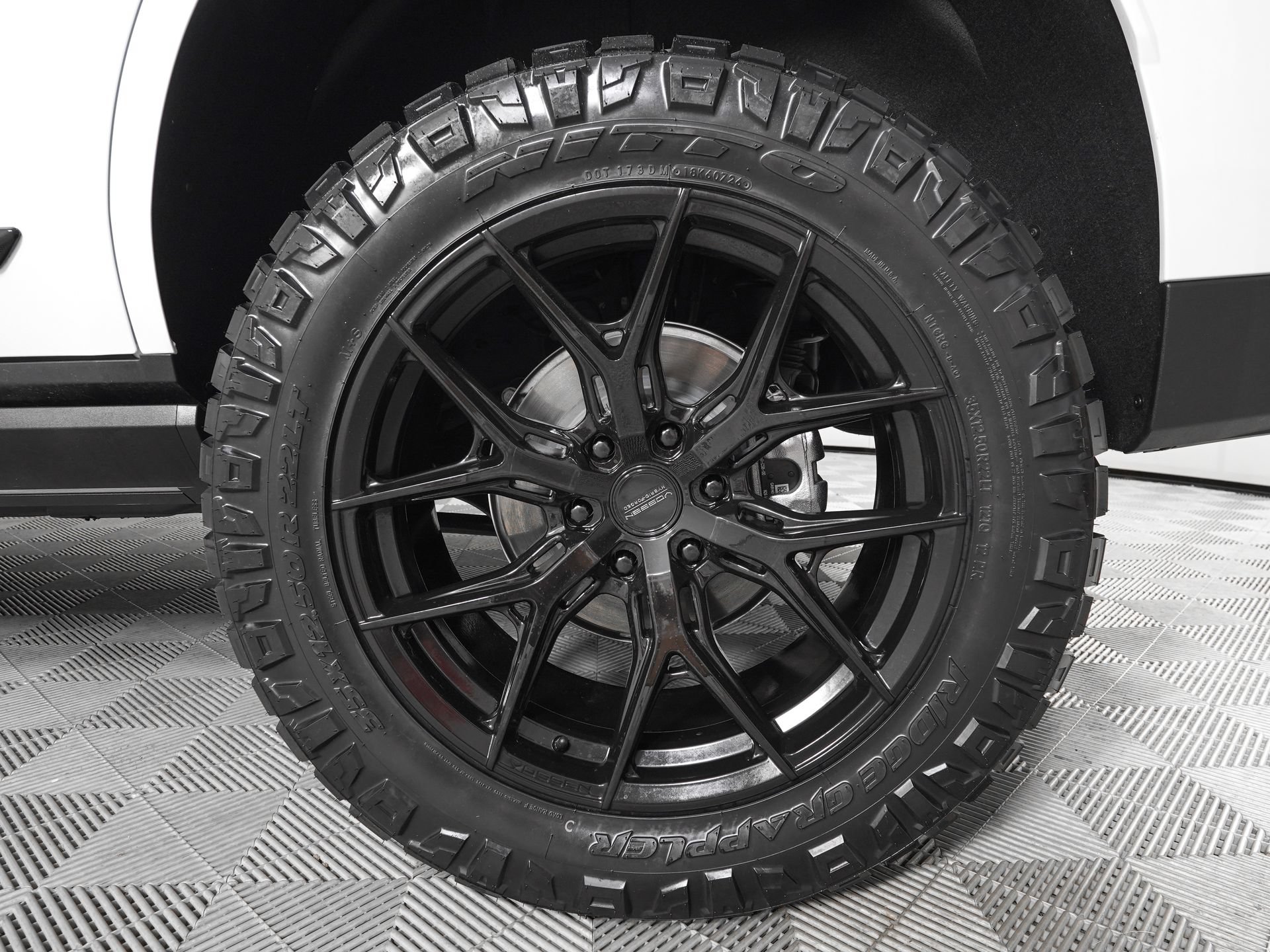 Used 2026 GMC Yukon Denali w/ Sun & Power Step Package AWD/4WD image 35