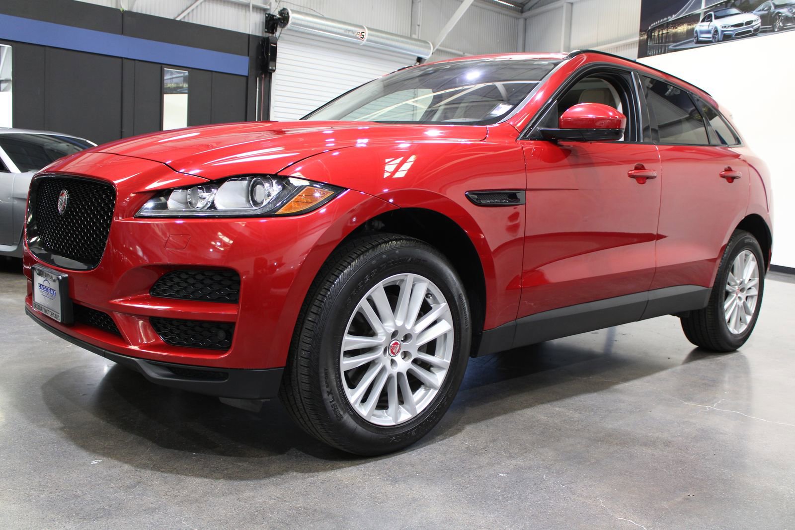 Used 2017 Jaguar F-PACE Prestige image 7