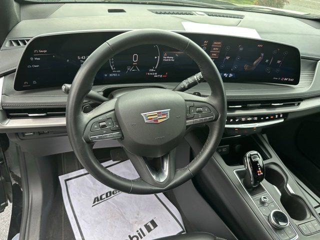 Used 2024 Cadillac XT4 Premium Luxury image 21