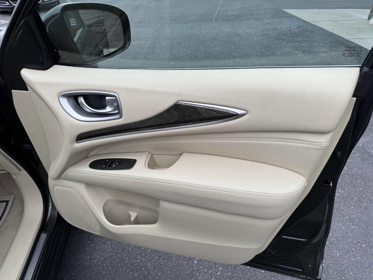 Used 2014 INFINITI QX60 AWD w/ Premium Package image 51